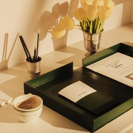 Pied A Terre Tuileries Paris