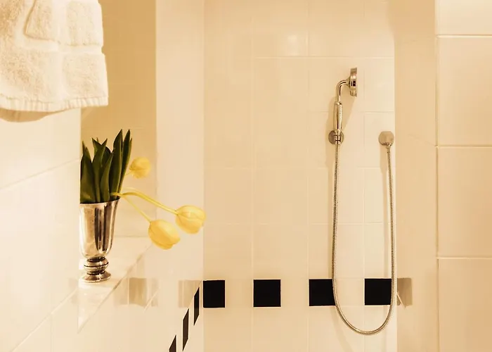 Pied A Terre Tuileries Apartment *